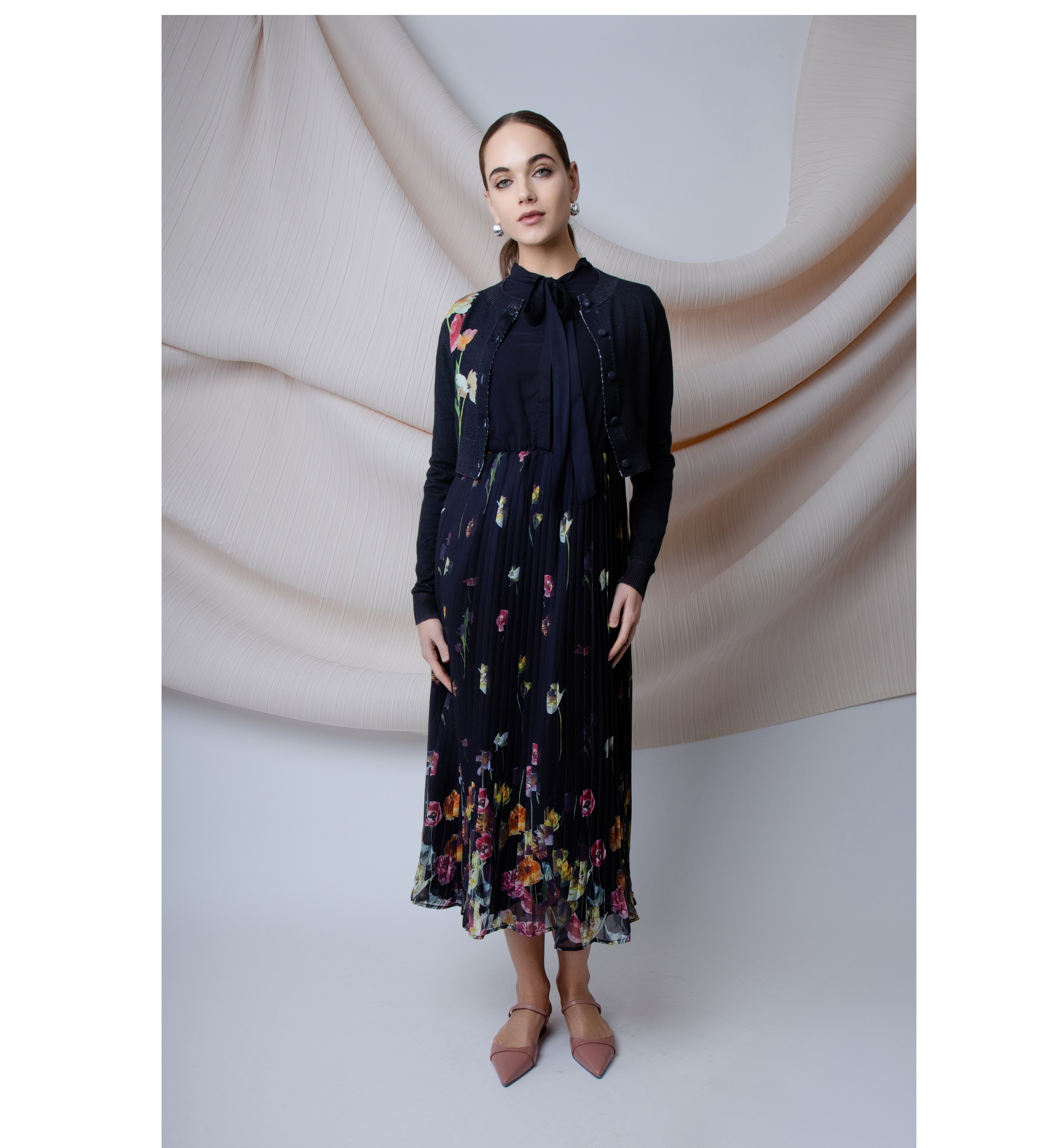 BLACK LILIA CARDIGAN