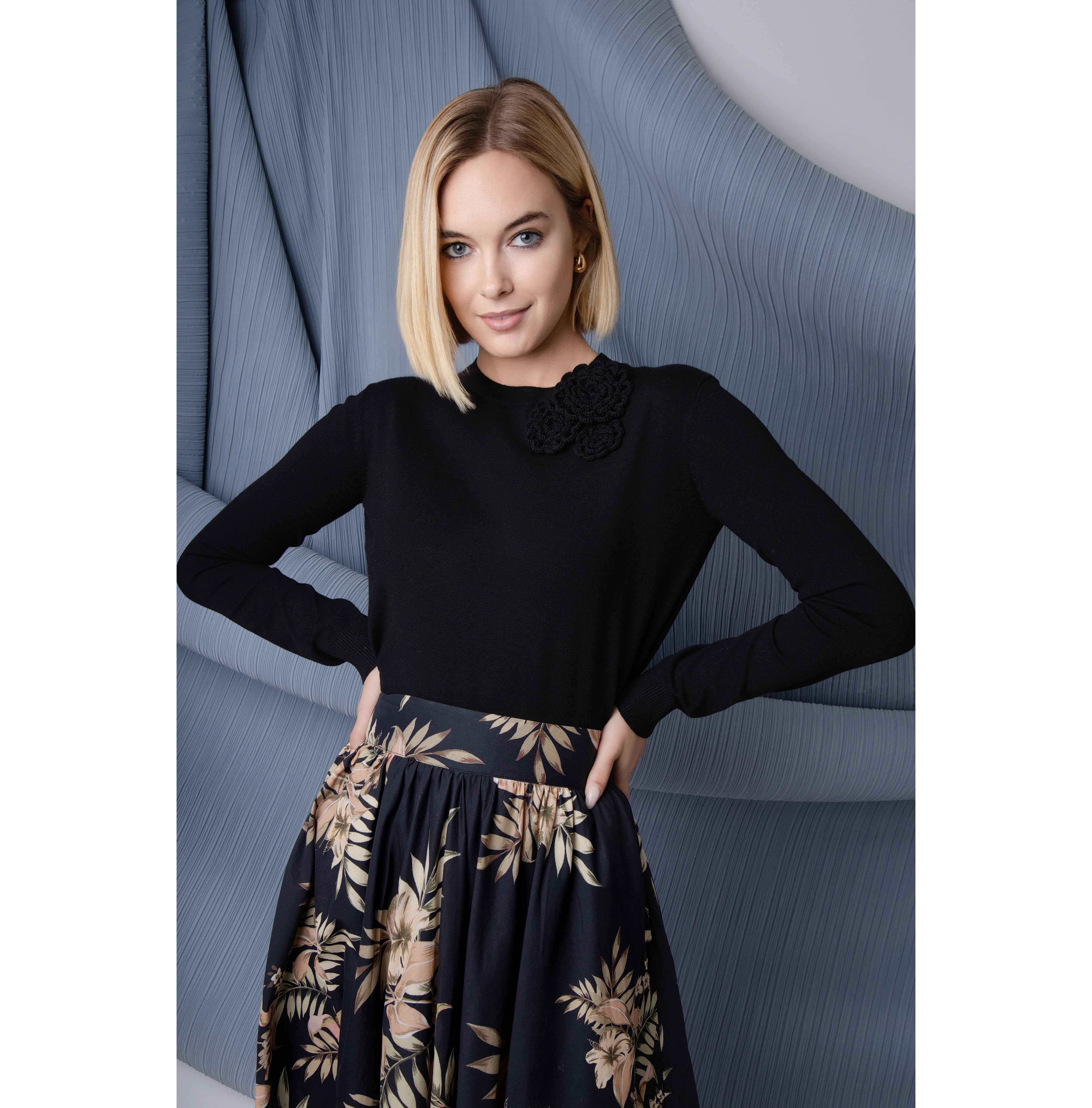 BLACK ROSAIRE SWEATER