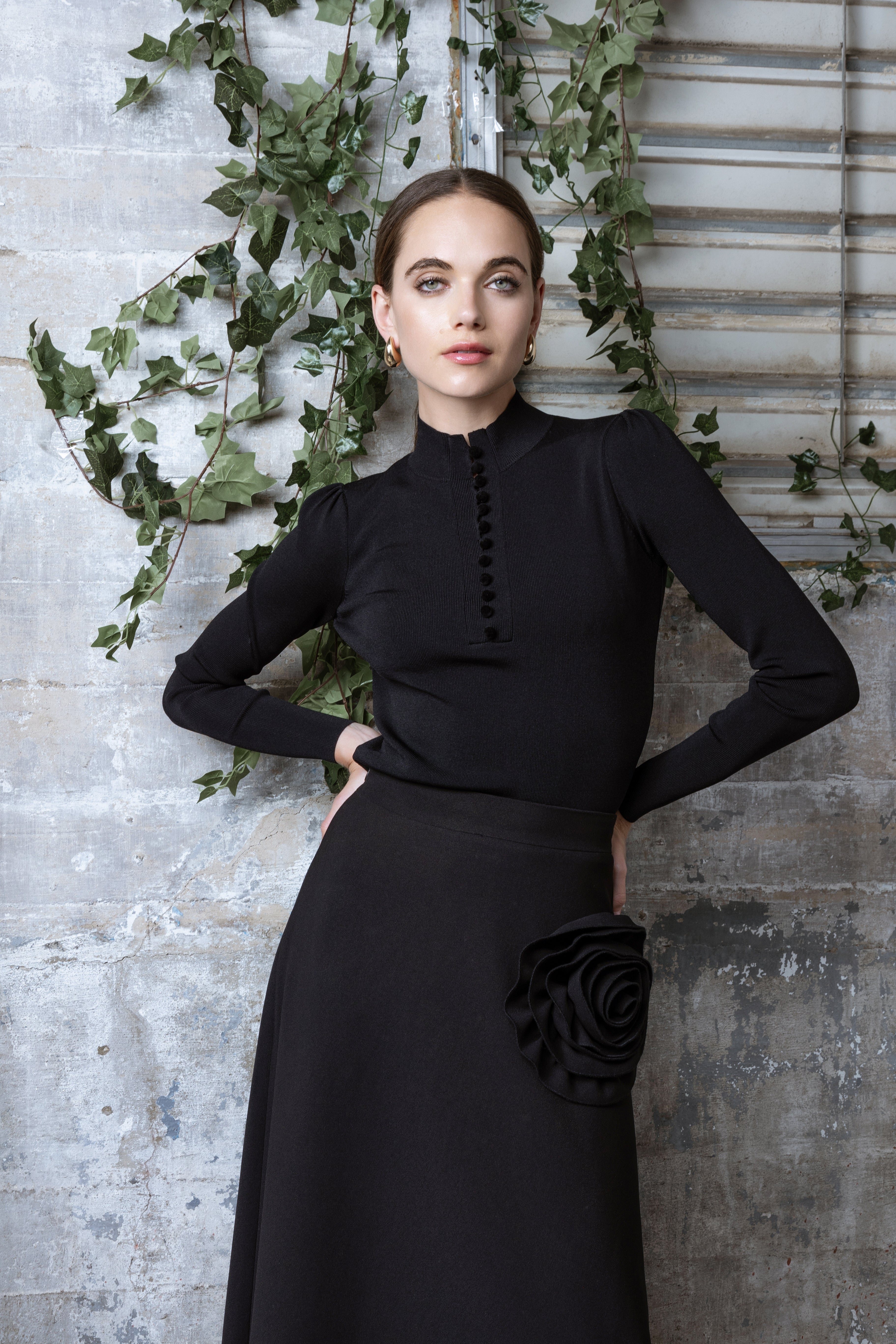 BLACK BUTTON HENLEY SWEATER