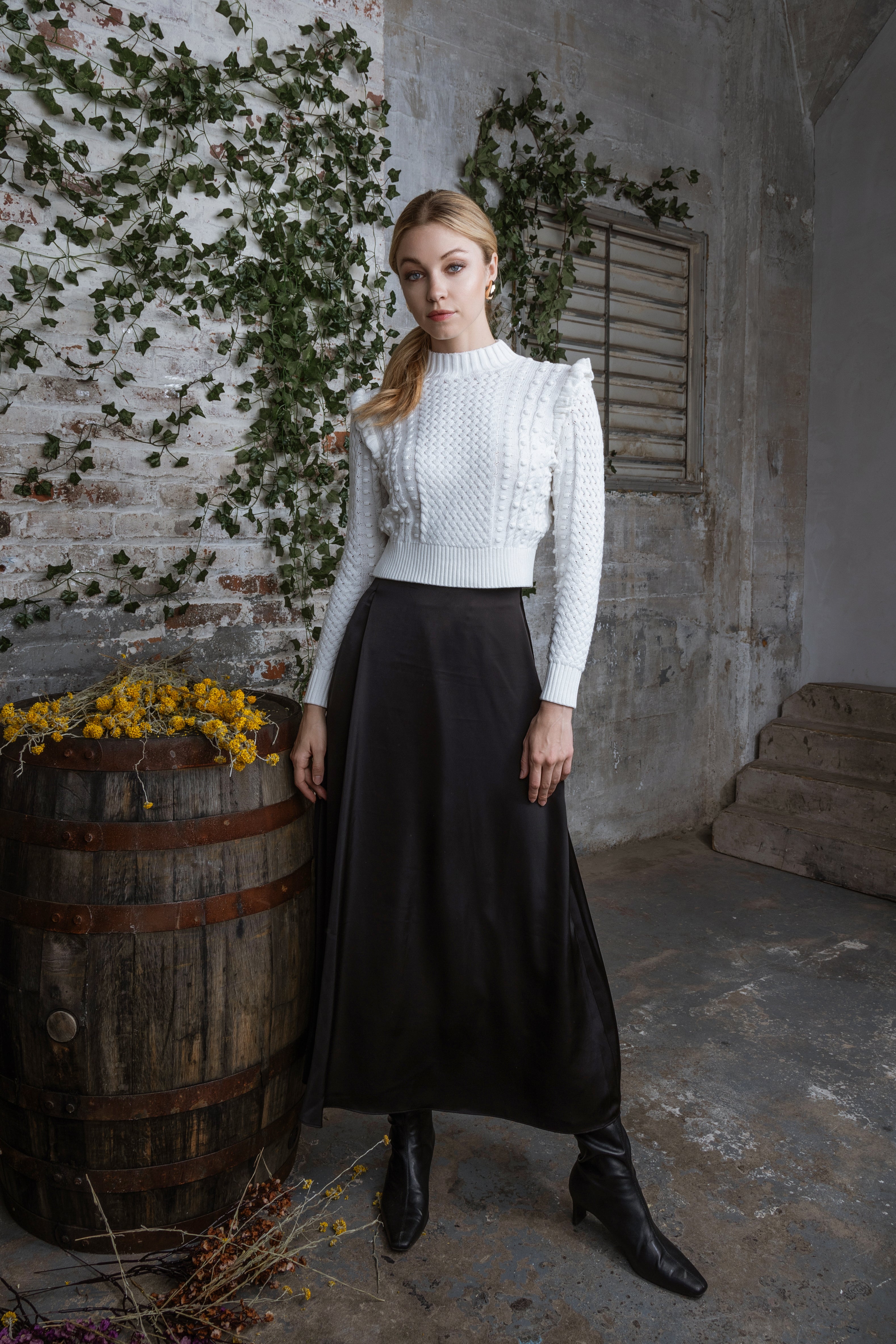 CREAM CABLEZZA SWEATER