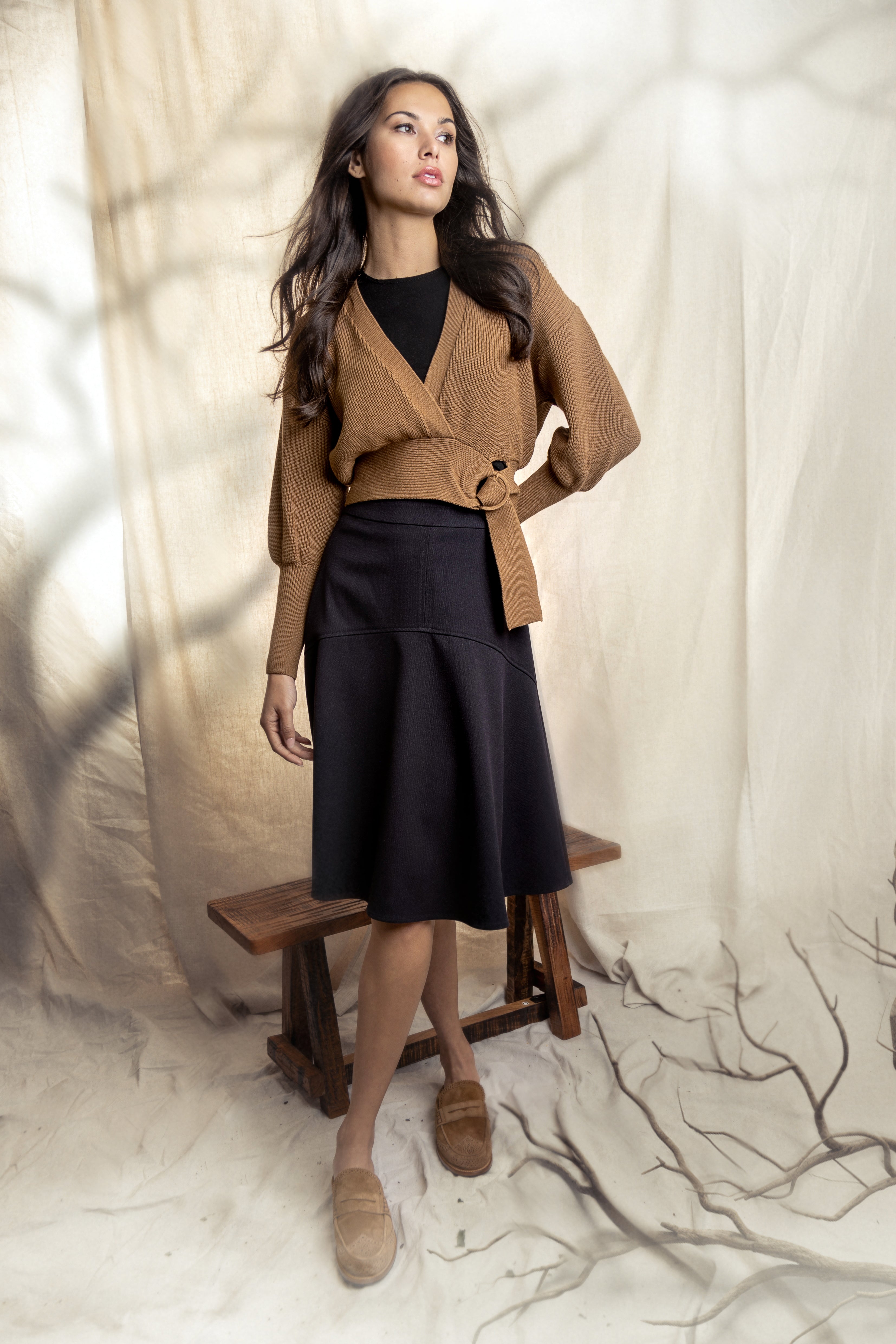 NAVY FLAIR SEAM SKIRT 25" in