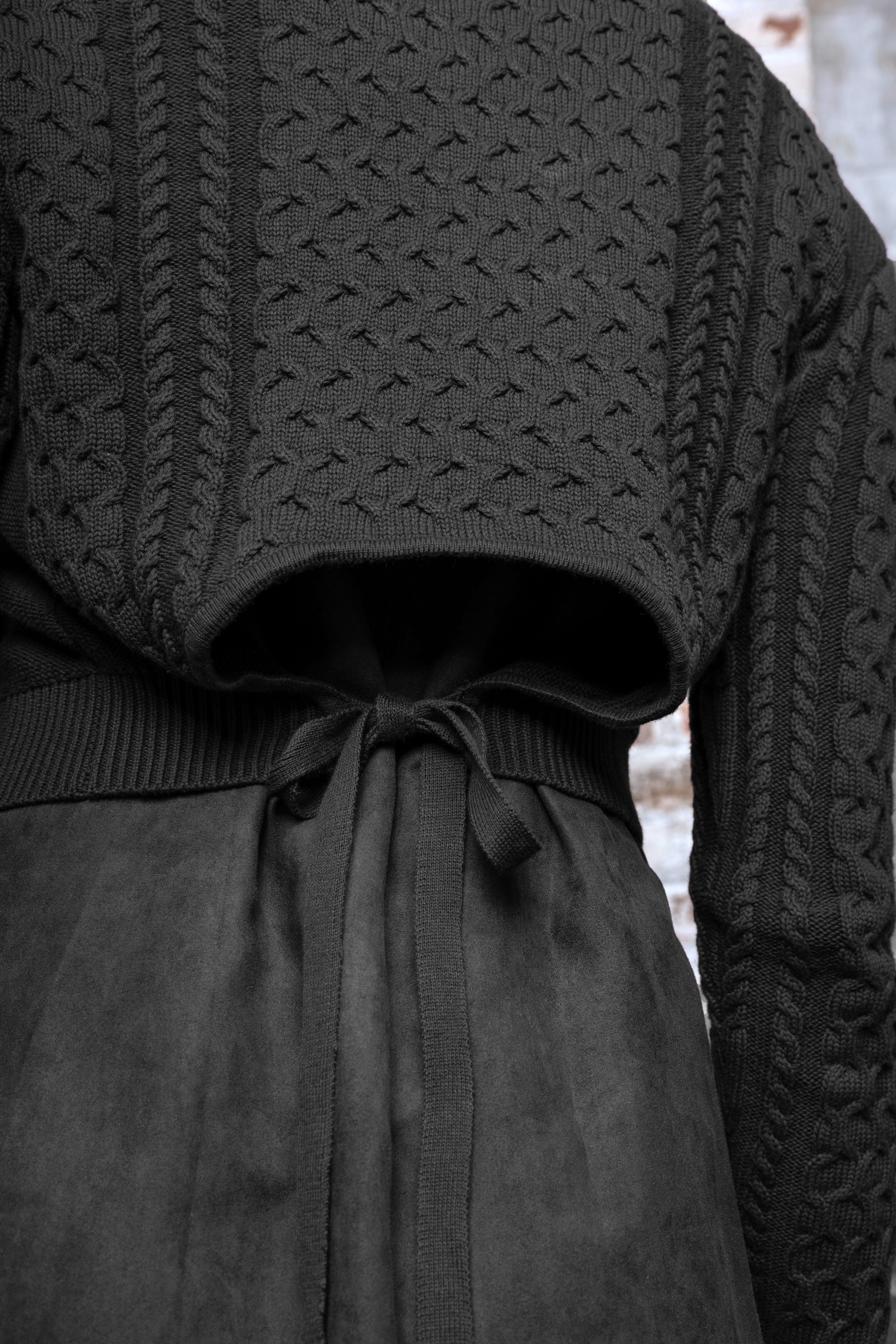 BLACK CABLETTA SWEATER