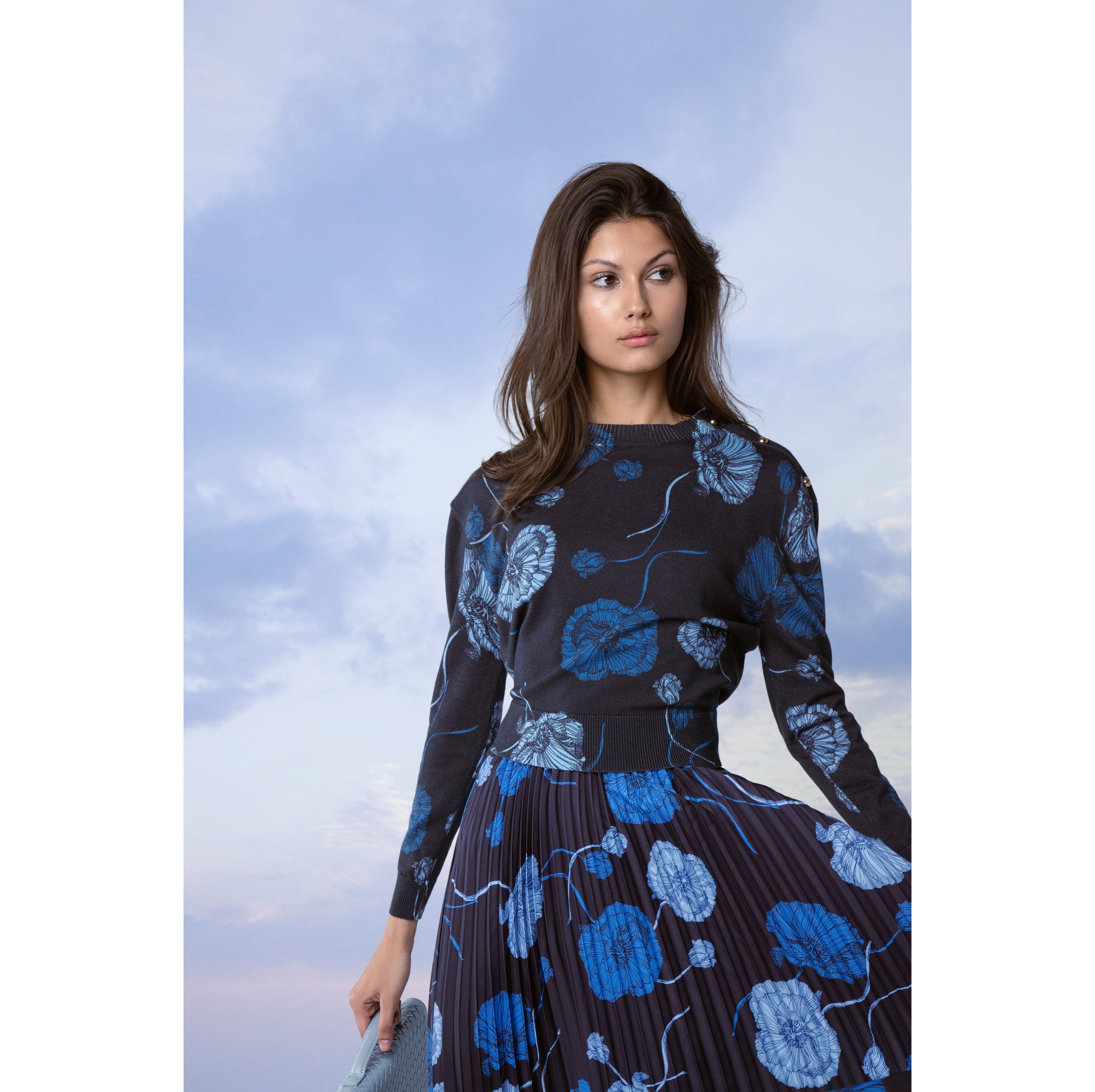 BLUE FLORAL ARIA SWEATER