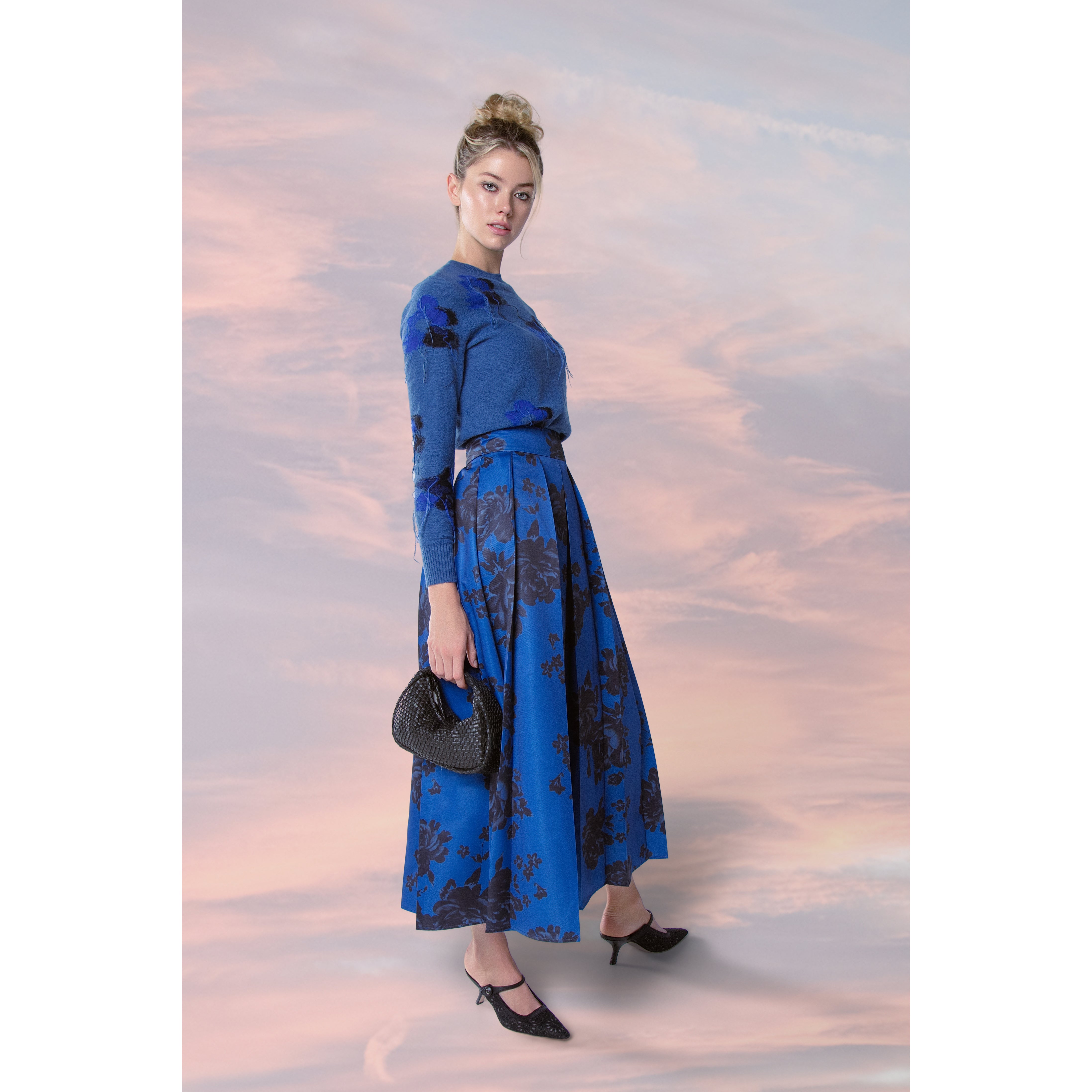 BLUE FLORAL ELIAN SKIRT