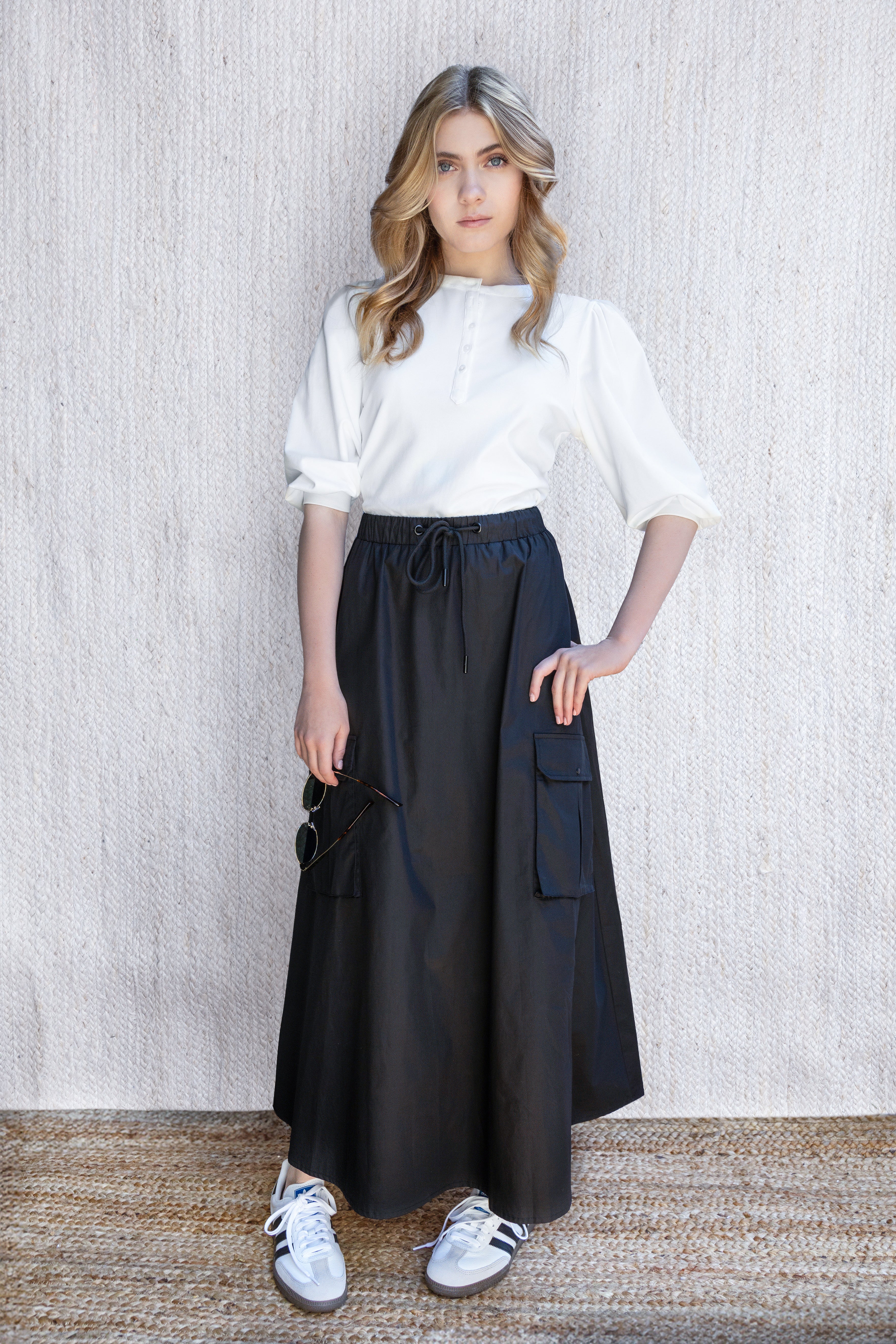 BLACK GATHERED CIRCLE SKIRT