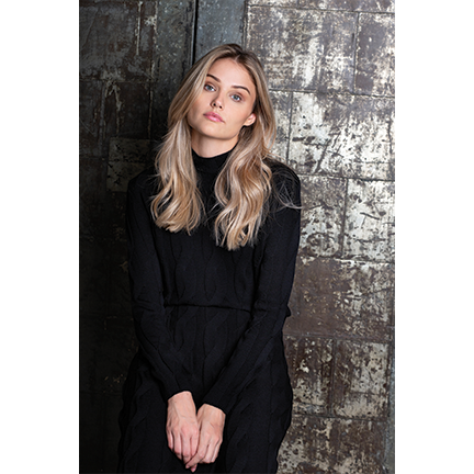 BLACK CABLE KNIT TOP